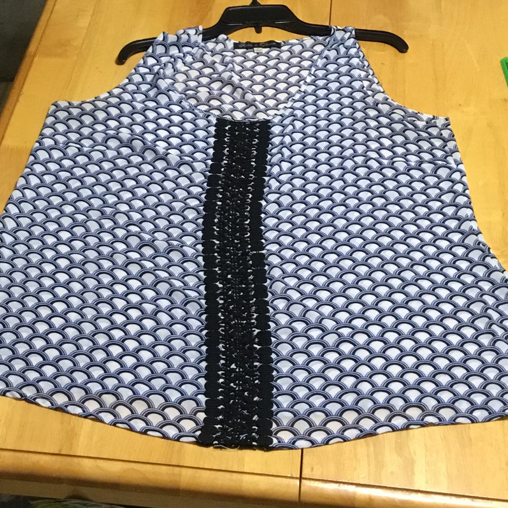 ROSE & OLIVE Sleeveless Blouse Top